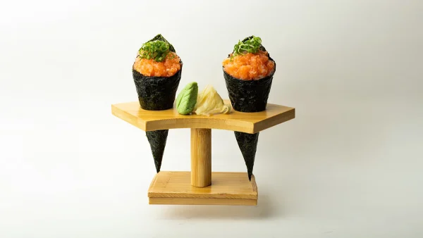 Salmon Temaki 2pcs