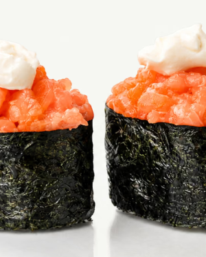 Philadelphia Spicy Salmon Gunkan 2pcs